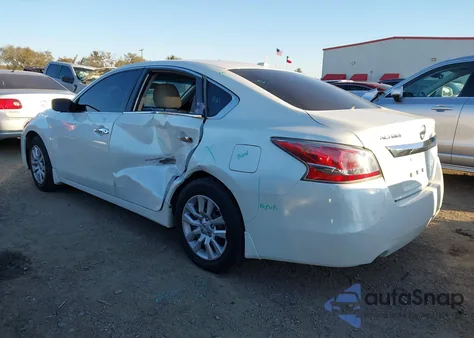 2015 Nissan Altima 2.5 S z USA, uszkodzony, nr VIN 1N4AL3AP3FC161707